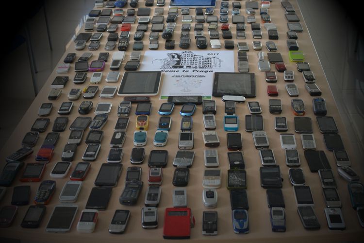Imagen de los móviles recogidos