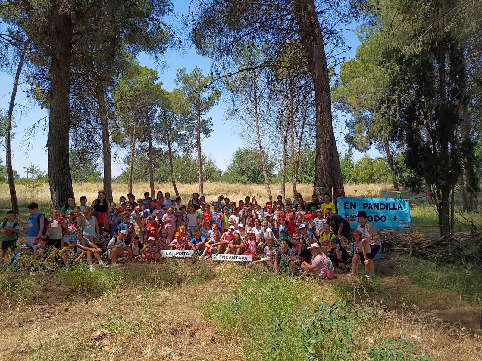  Unos 120 niños de la comarca celebraron el Día de la Pandilla en Pina de Ebro
