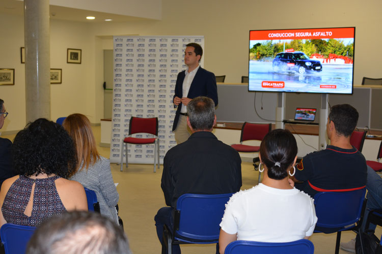 El nuevo alcalde de Pina, Pablo Blanquet, durante las jornadas de seguridad vial. 