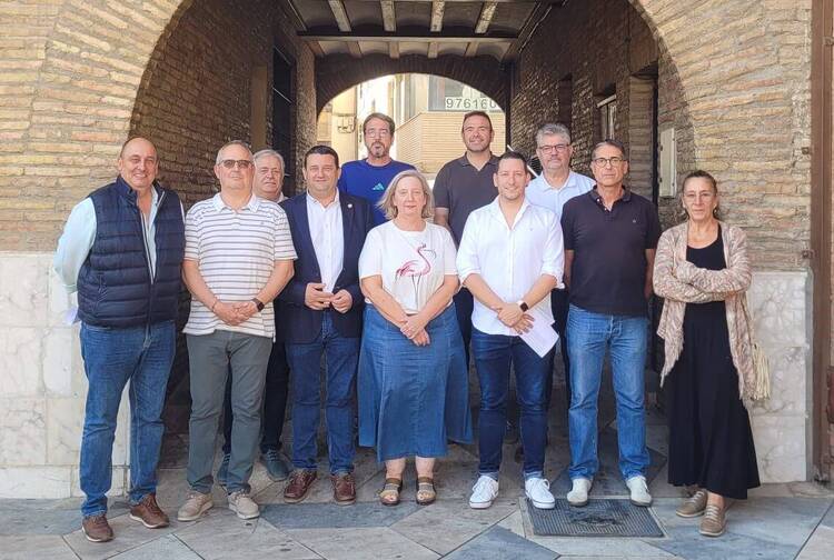 Alcaldes participantes en la reunión de la plataforma 'A-68 YA' de esta mañana.