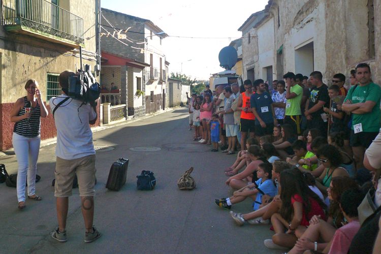 Foto de archivo de la carrera de cintas y maletas 2015