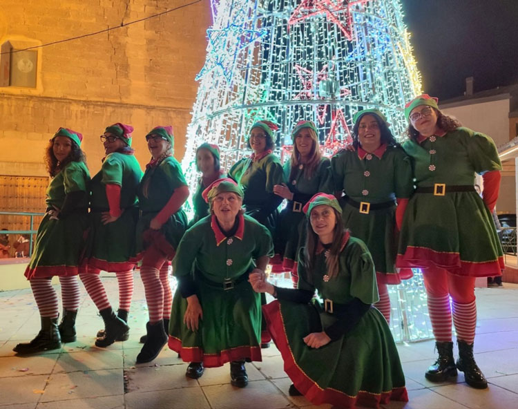 Imagen del encendido navideño de Escatrón.