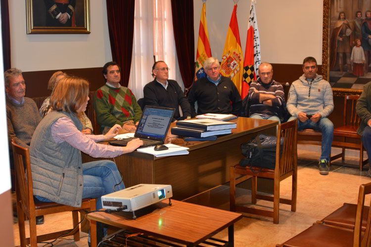 Reunión entre los técnicos de la DGA y los regantes de Gelsa celebrada el pasado mes de noviembre
