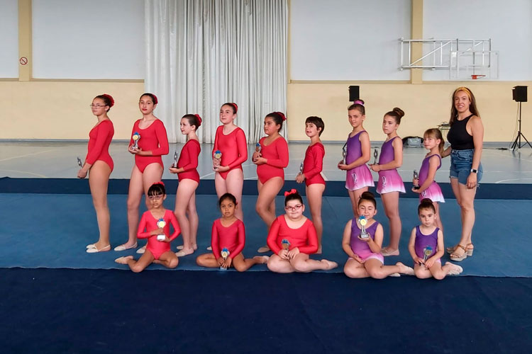 Foto de archivo de un festival de gimnasia rítmica celebrado en Pina