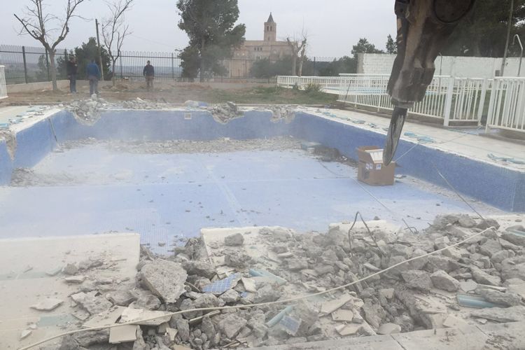 Obras en las piscinas de Quinto