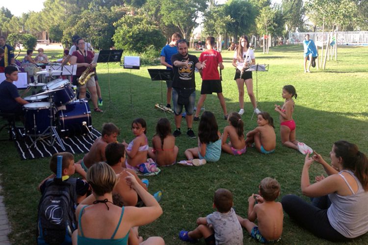 Tarde musical piscinas Quinto