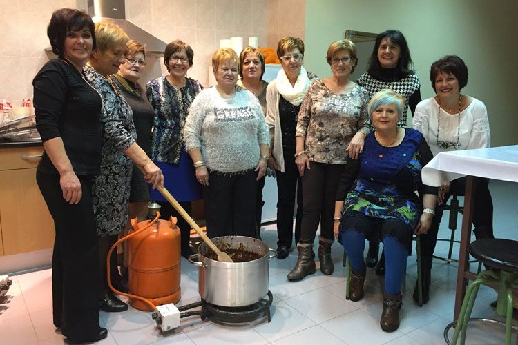 Foto de archivo de ediciones anteriores de la Semana de la Mujer de Quinto