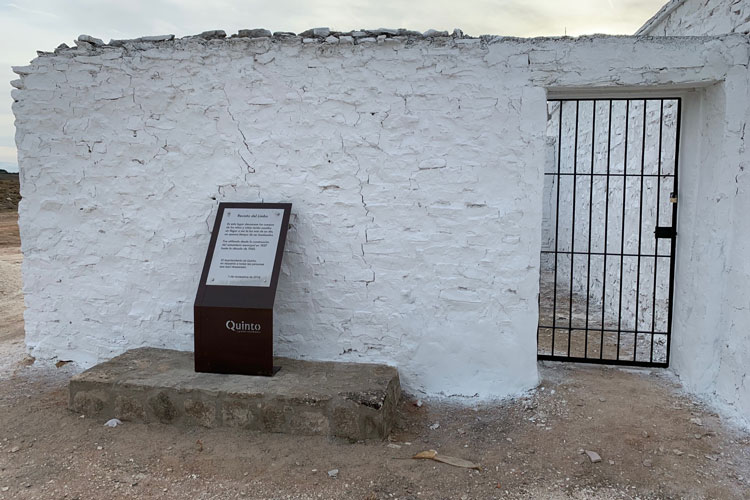Placa en recuerdo de Marcelina Poncela