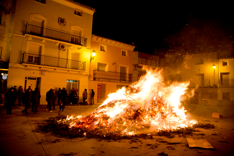 Popular celebración de San Antón en Gelsa