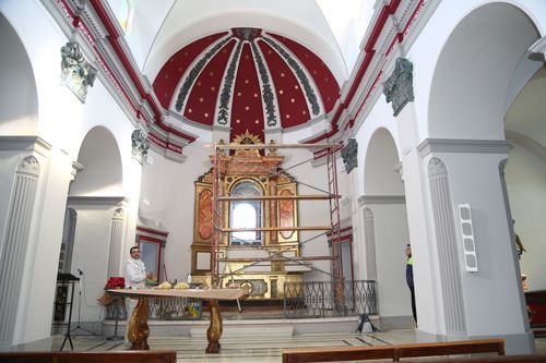 Pintado el retablo de la ermita del Buen Suceso de Gelsa