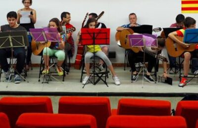 Concierto de fin de curso del grupo de pulso y púa de La Zaida