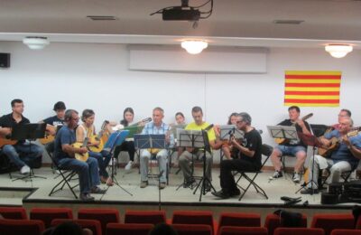 Concurrido concierto de fin de curso del grupo de pulso y púa en La Zaida