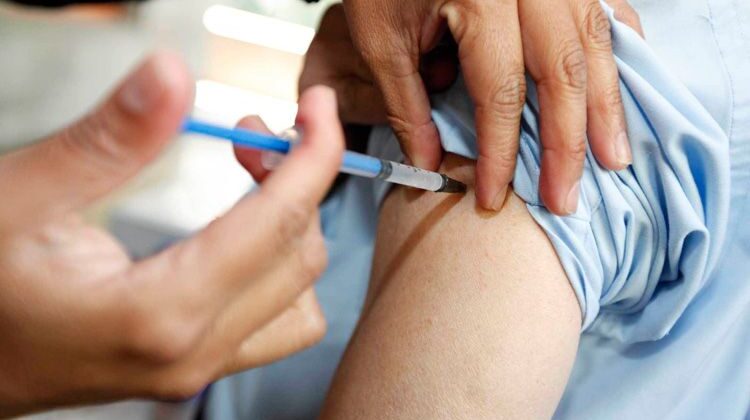 La campaña de vacunación antigripal se extiende a población general