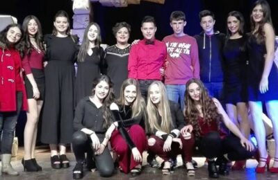 «Cel Viena» se involucra con el Club de la Comedia