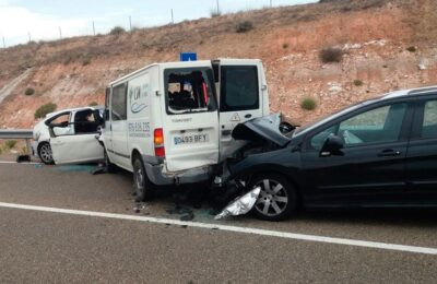 Herida grave al chocar con una furgoneta en la N-232 a la altura de Fuentes de Ebro