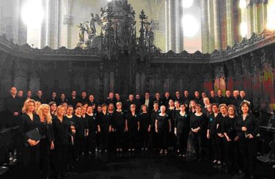 La coral de Gelsa canta en las fiestas del Pilar