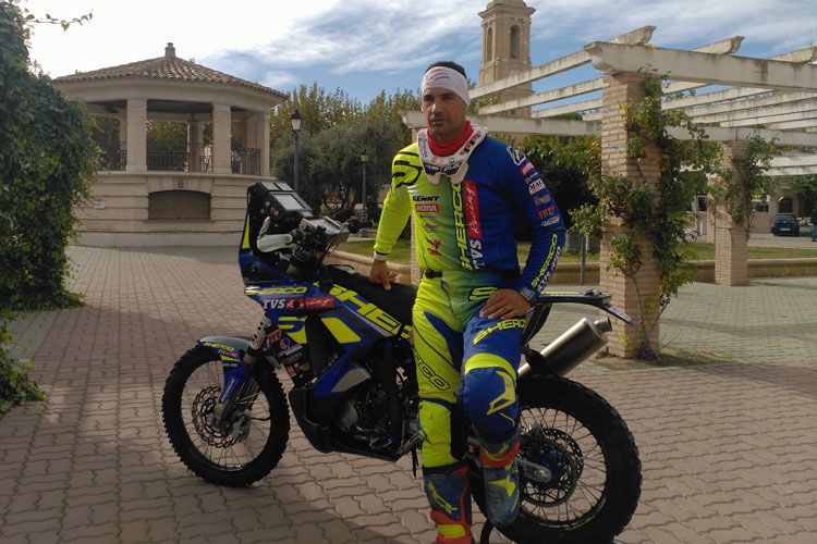 El ganador de la primera etapa del Dakar 2017, Joan Pedrero, en Pina