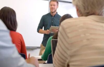 Oferta de empleo de profesor de educación de adultos en Gelsa