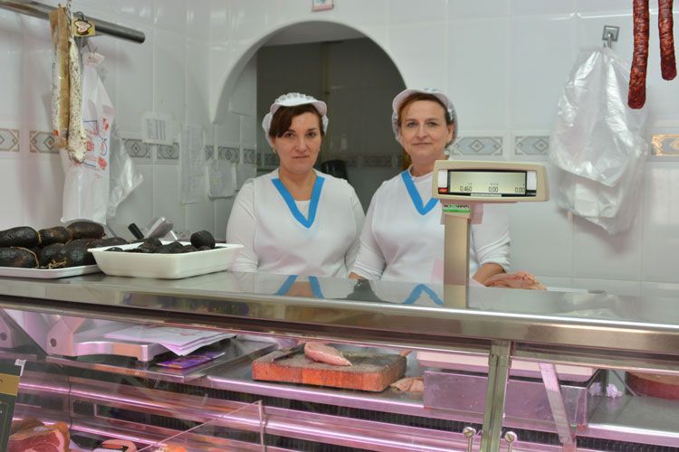 Carnicería Lapeña, un negocio familiar que cumple medio siglo