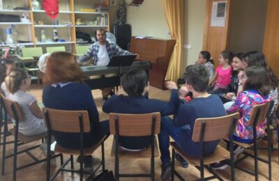 Taller de voz para jóvenes cantantes en Quinto