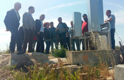 El consejero Olona visita a las comunidades de regantes de Pina