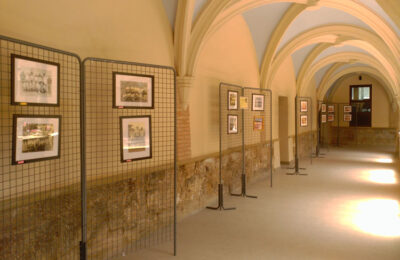 Continúa la exposición de fotografías históricas de fútbol en Pina
