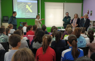 Los alumnos del colegio de Fuentes de Ebro aprenden a usar Internet de forma segura