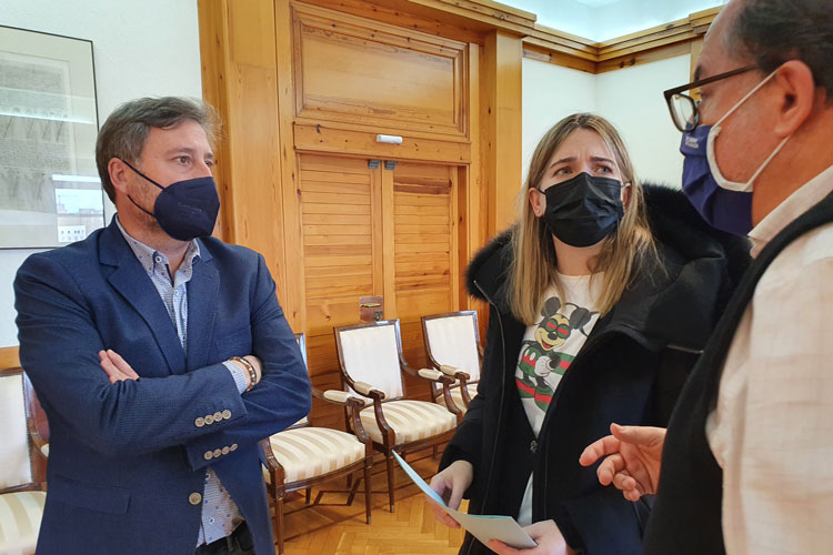 El Ayuntamiento de Sástago y el Gobierno de Aragón firman el convenio para la mejora de la travesía