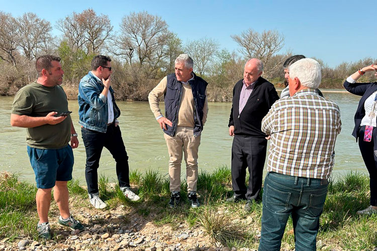 Samper: “La limpieza del Ebro es prioritaria para garantizar la vida de los pueblos de la Ribera”