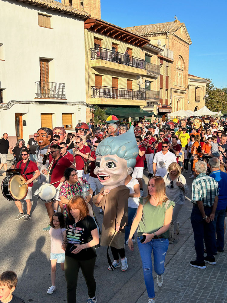Los cabezudos de la Ribera Baja volverán a desfilar juntos el 24 de mayo en Alforque