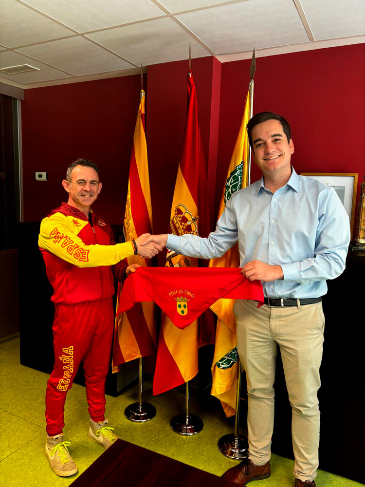Convenio de patrocinio entre el culturista Xavier Andrés y el Ayuntamiento de Pina