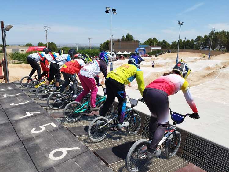 Quinto vuelve a ofertar clases de BMX para la temporada 2026/2027