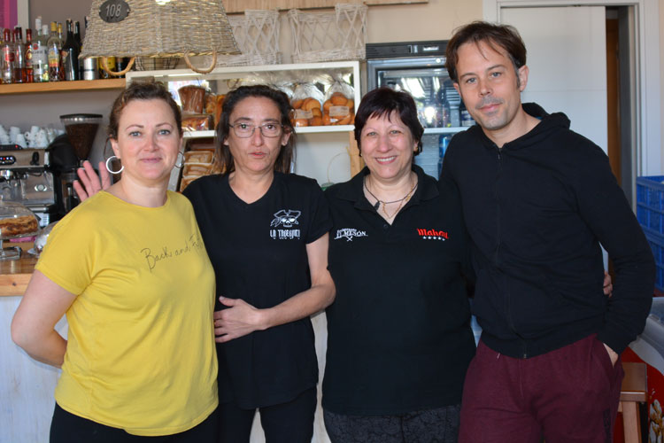 Vermú y tapas en la plaza de Pina: el mejor plan para el fin de semana