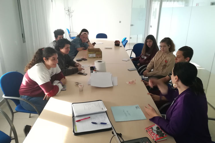 Los jóvenes preparan la primera edición de su ‘Ecoferia’