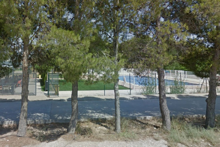 A licitación el mantenimiento de las piscinas y el bar de Cinco Olivas