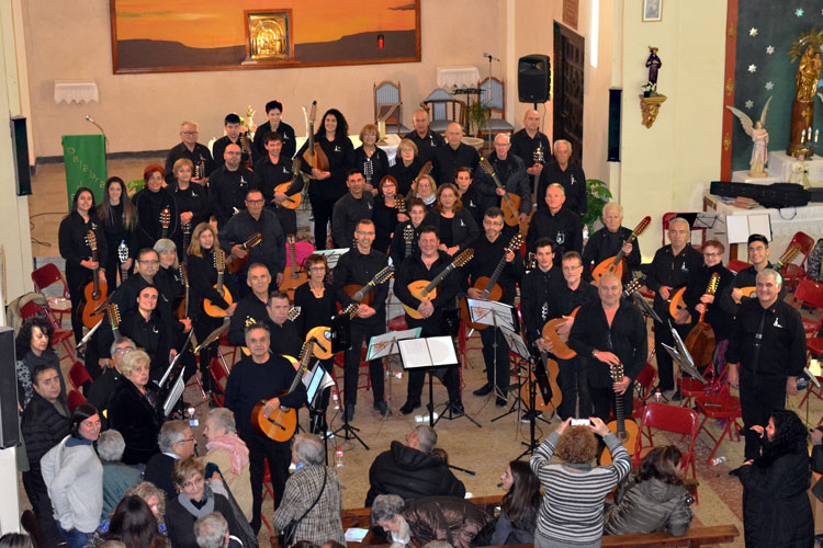 Guitarras, laúdes y bandurrias en una tarde en Alborge para el recuerdo