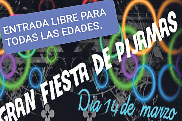 Fiesta de pijamas con música discotequera en Cinco Olivas