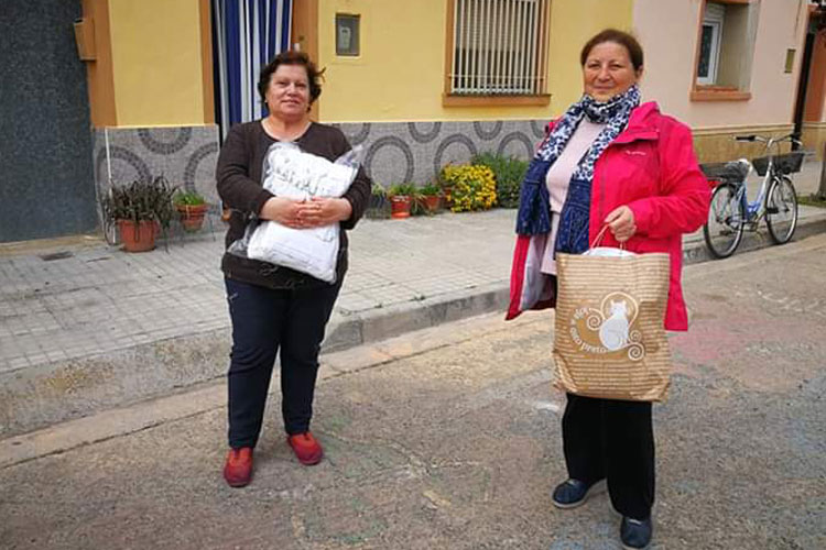 Las voces femeninas de la cuarentena: “Que se vayan preparando esos mofletes, que llega su abuela enseguida para achucharle”