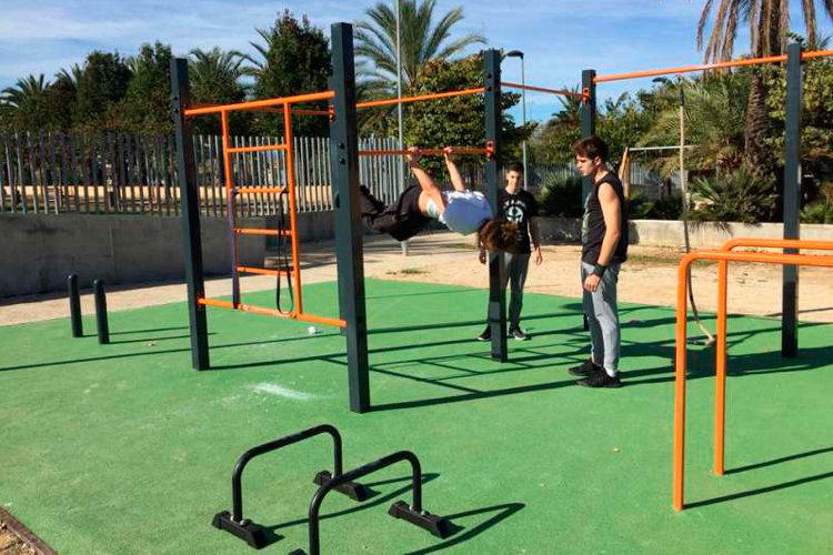 Escatrón contará con un parque calistenia para realizar ejercicio al aire libre