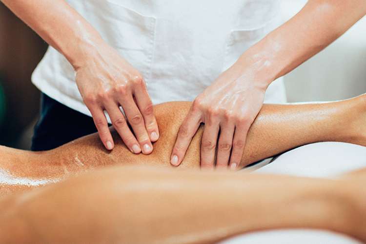 Me pesan las piernas en verano: drenaje linfático y presoterapia