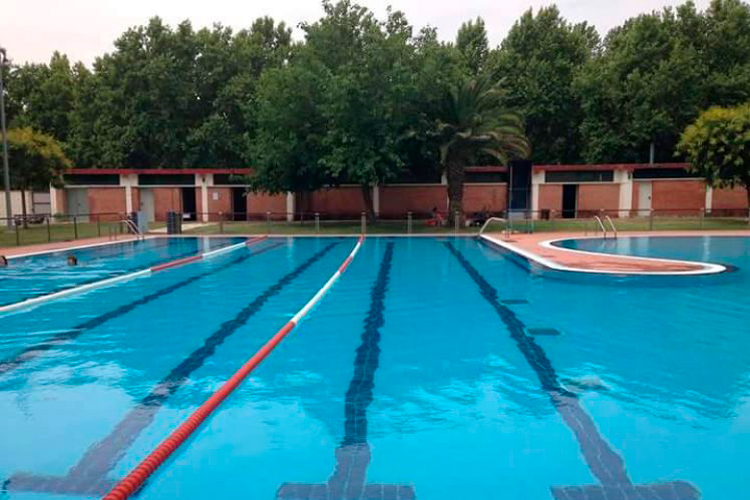 Pina cierra sus piscinas a partir de este lunes y suspende sus ludovacaciones