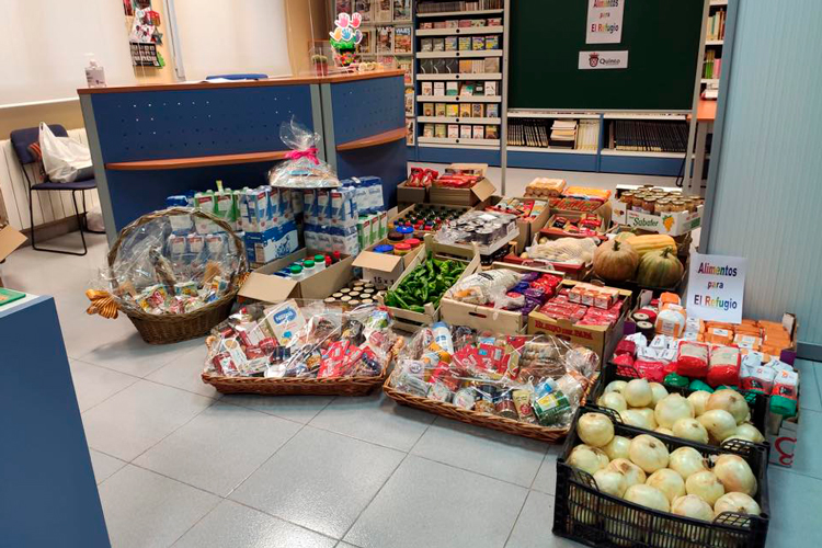 Quinto dona alimentos a El Refugio en sustitución de la ofrenda de frutos