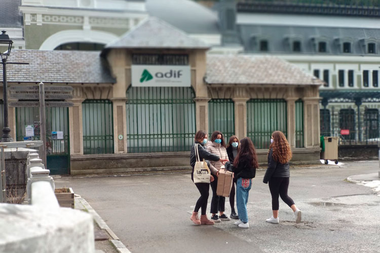 Una maleta que conecta a los jóvenes rurales