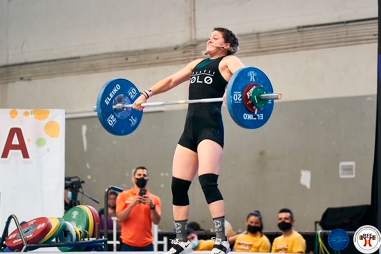 La escatronera Inés Gil, tercera clasificada en el campeonato de España de halterofilia