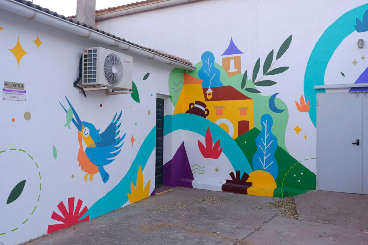 Elisa Sancho le da color al centro neurálgico de Cinco Olivas