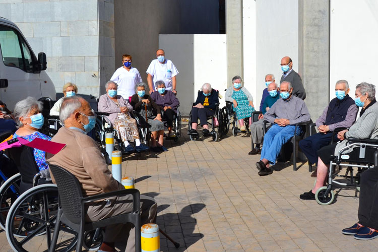 La residencia de Sástago conmemora el día mundial del Alzheimer
