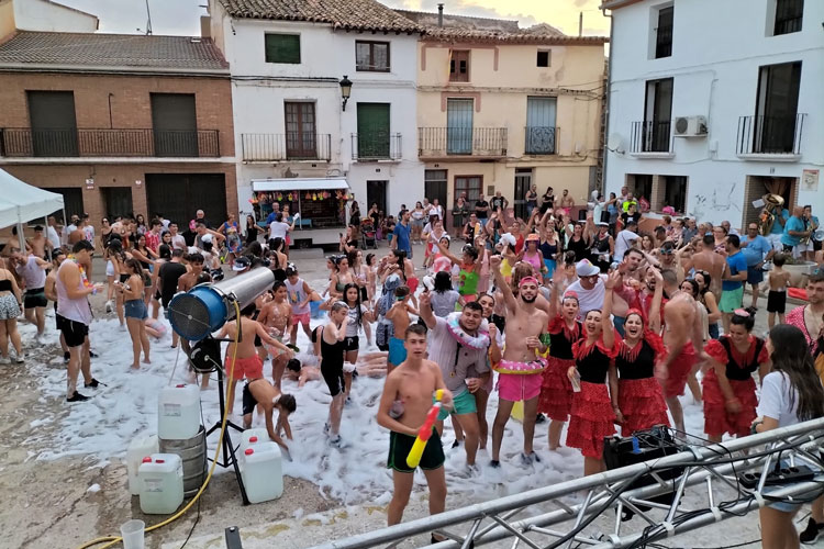 Diversión y participación masiva en las fiestas en honor a la Virgen del Rosario de Velilla