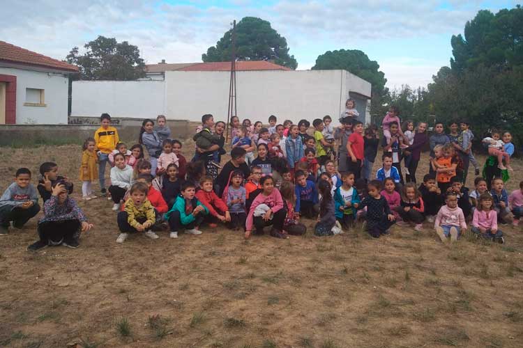 Los alumnos del colegio San Javier de Escatrón ya tienen huerto