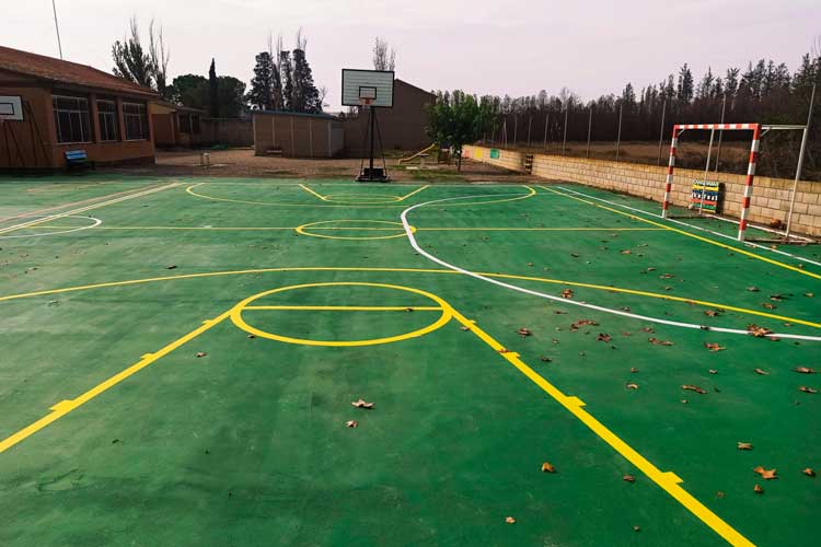 Nuevas pistas deportivas en el colegio de Gelsa