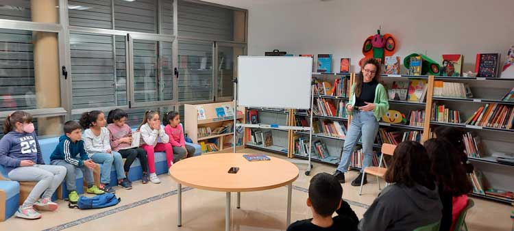 Doce niños y niñas asisten en Gelsa al taller de filosofía práctica ‘Aprendiendo a pensar’